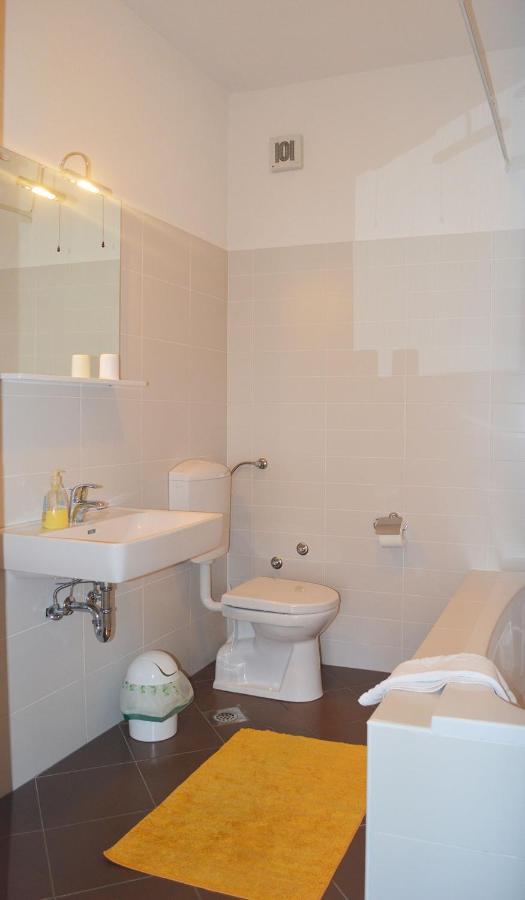 Apartments With A Parking Space Makarska - 11361 Exterior foto